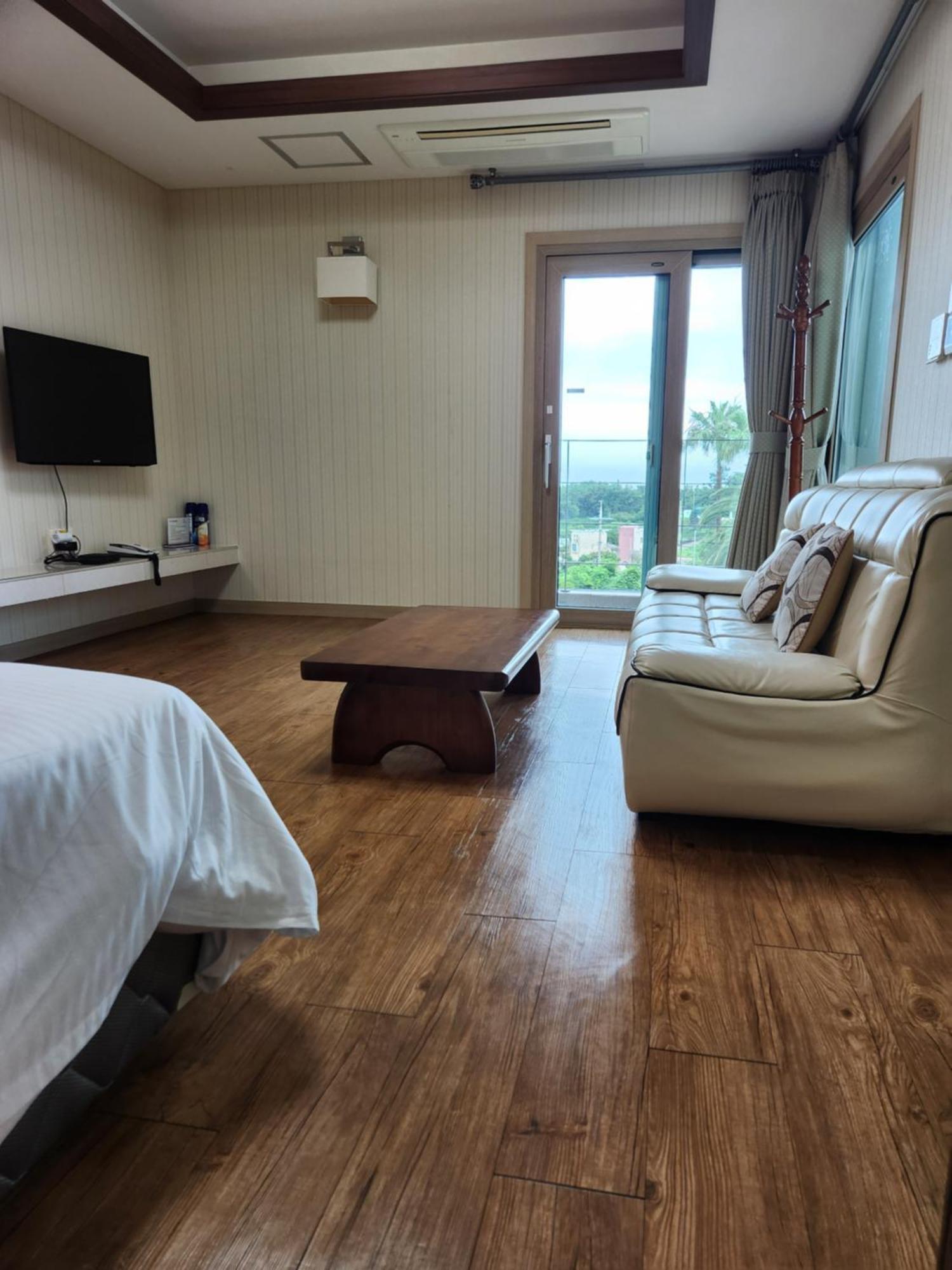 Seogwipo Port Avenue Hostel Exterior photo